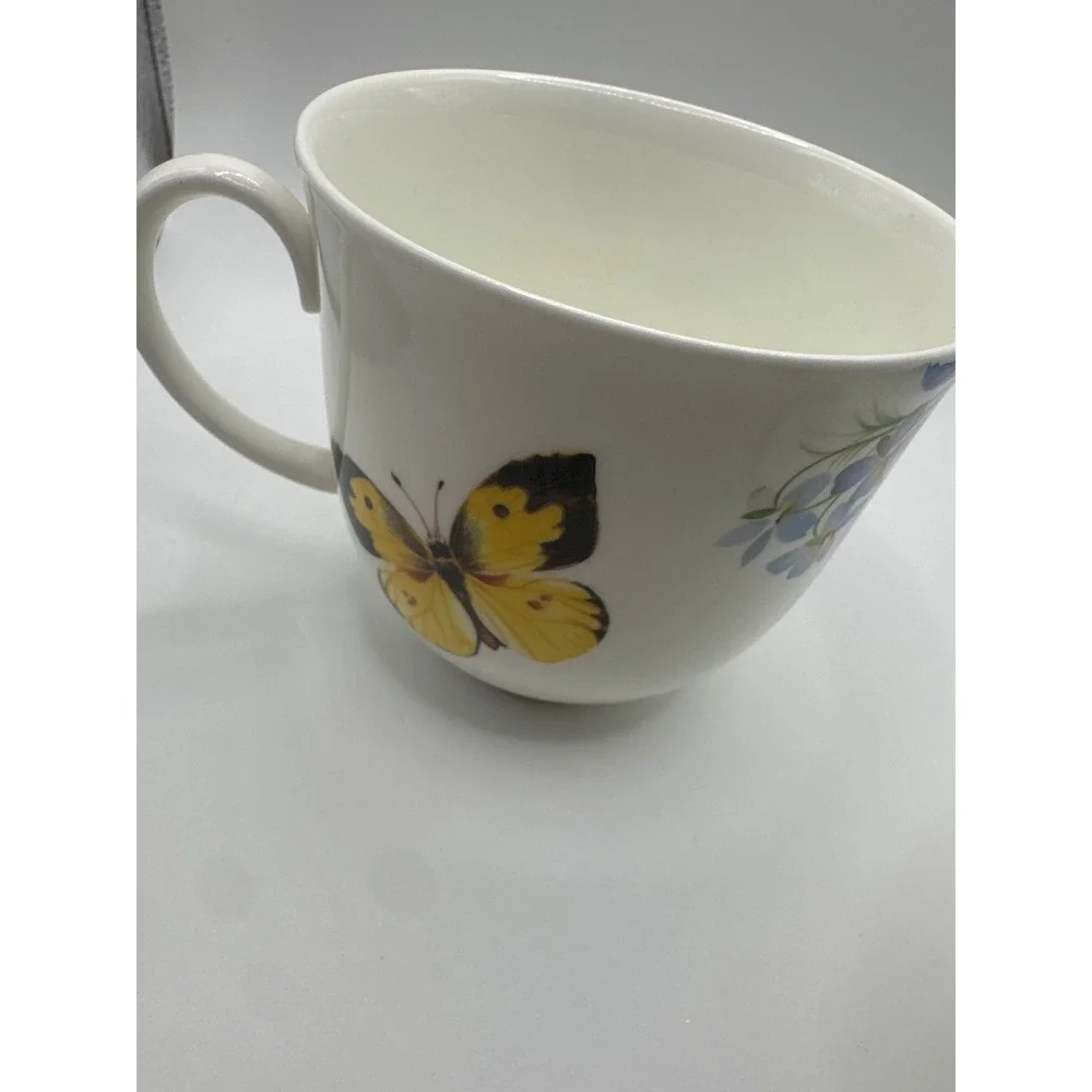 Royal Crown Duchy Fine Bone China Floral Teapot and 2 Cup Set England 1068